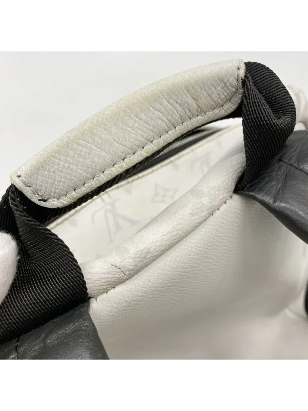 Louis Vuitton Backpack Taigarama Discovery PM Blanc